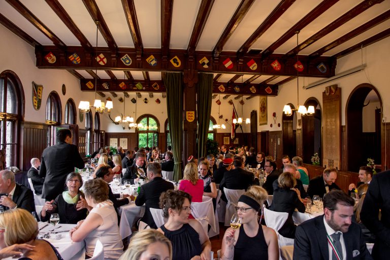 Kneipsaal mit Diner zum 140. Stiftungsfest